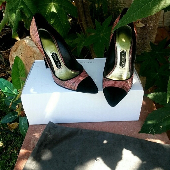 !SOLD Authentic FORD‎ LIZARD SKIN LEATHER BLACK - Picture 1 of 2